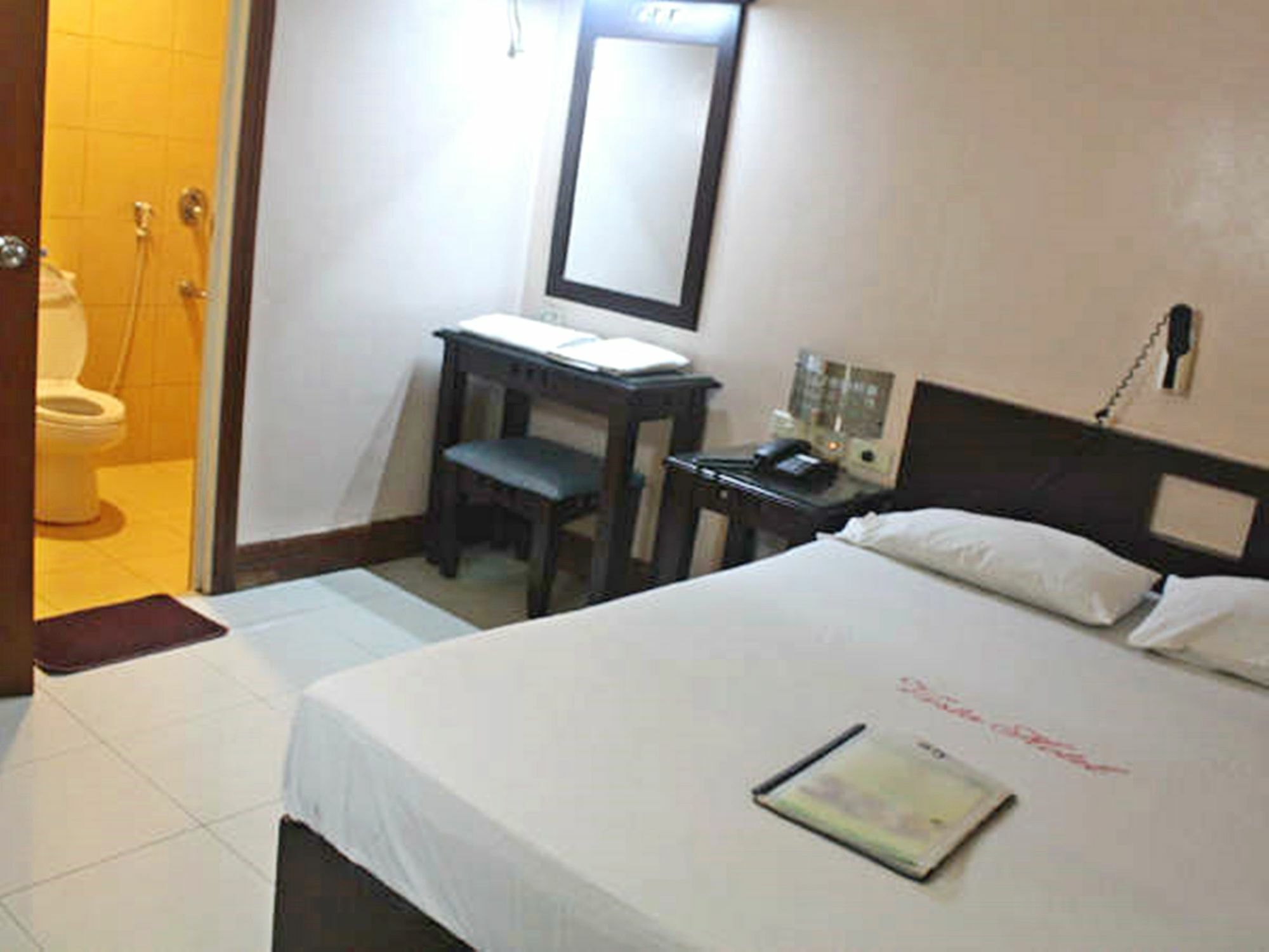 Vista Apartelle Makati City Exteriér fotografie